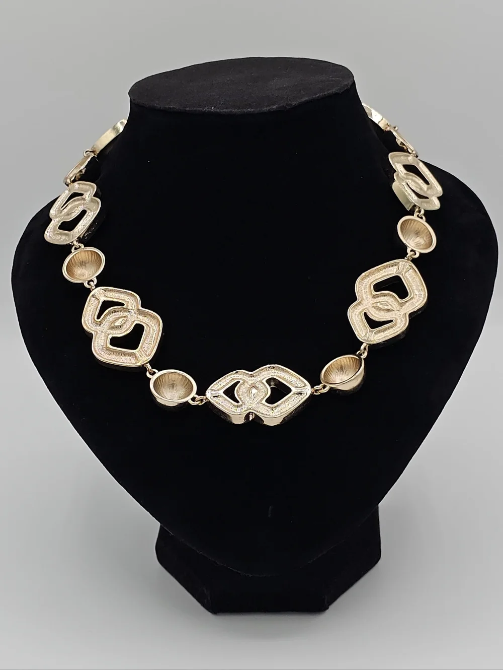 Liz Claiborne‎ Gold-Tone Interlocking Link Necklace